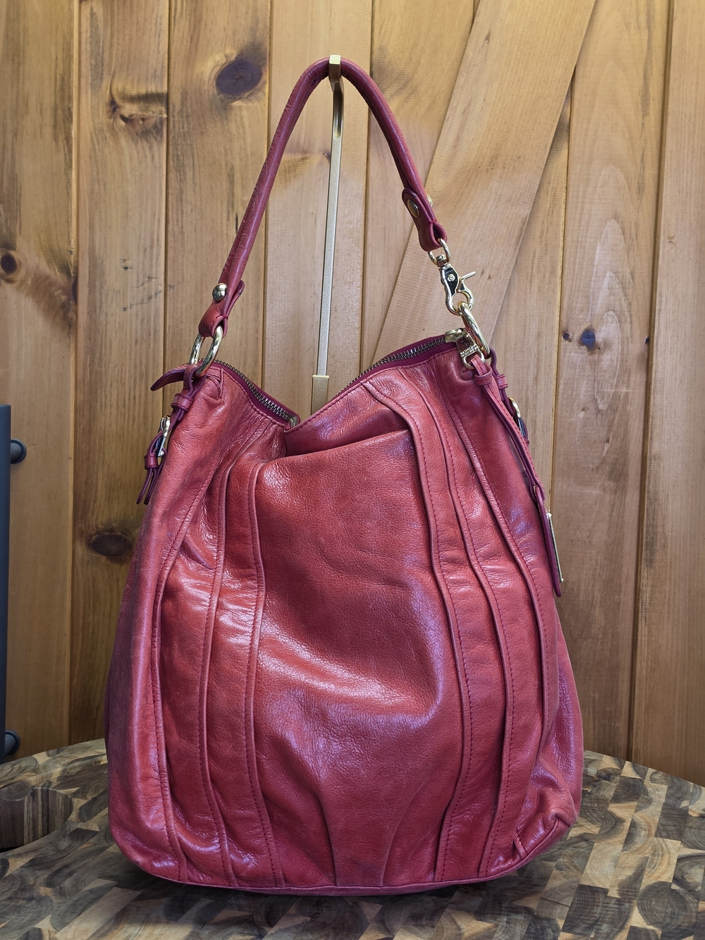 Badgley Mischka Women's Red Leather Shoulder Bag - Picture 3 of 11
